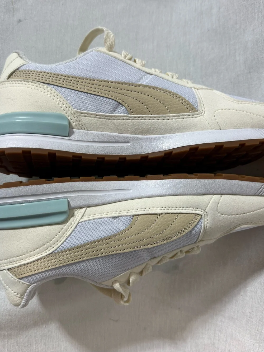 Puma Women Retro Runner Sneakers in Cream and Light Blue Accent Size 7.5